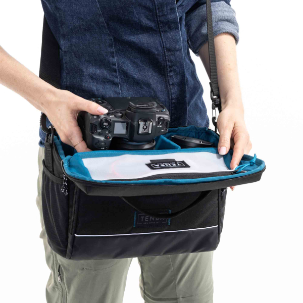 Tenba Skyline v2 12 Shoulder Bag – Noir